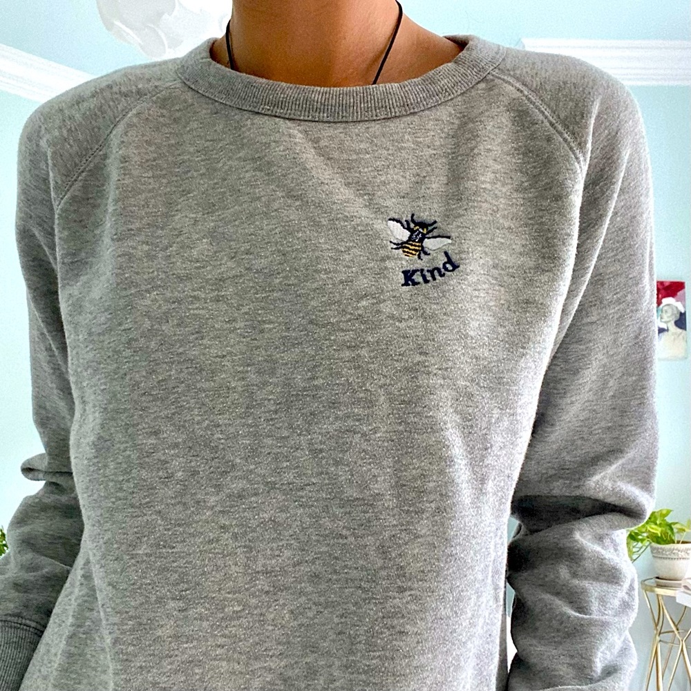 Bee-Kind Old Navy Sweatshirt S gray